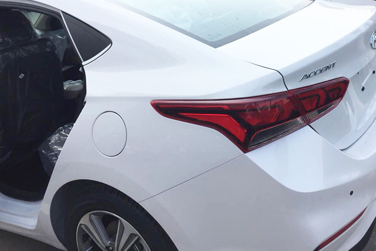 Việc trang bị thêm cửa gió điều hòa phía sau được xem là nước cờ khôn ngoan của Hyundai Thành Công trong điều kiện thời tiết nắng nóng trên cả nước hiện nay. Một chiếc xe có thêm hệ thống điều hòa phía sau sẽ dễ hấp dẫn khách hàng hơn trong việc lựa chọn mua một chiếc xe mới.