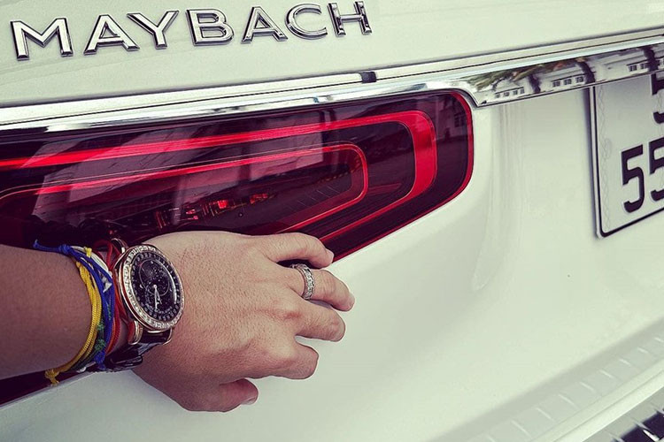 Nếu ai đó hỏi chiếc đồng hồ của Minh Nhựa đang sở hữu đắt đỏ nhất, câu trả lời chính xác chỉ có thể do chủ nhân Pagani Huayra chia sẻ nhưng để nói về thương hiệu mà tay chơi này đam mê nhất có lẽ là ngoài Richard Mille ra là Patek Philippe.