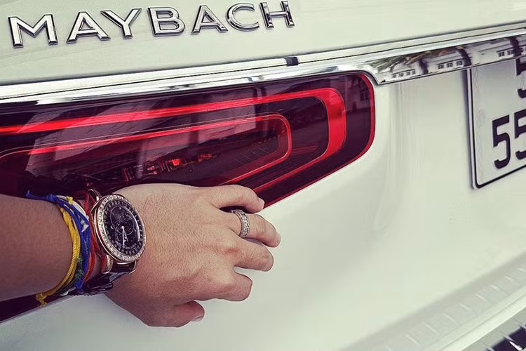 Nếu ai đó hỏi chiếc đồng hồ của Minh Nhựa đang sở hữu đắt đỏ nhất, câu trả lời chính xác chỉ có thể do chủ nhân Pagani Huayra chia sẻ nhưng để nói về thương hiệu mà tay chơi này đam mê nhất có lẽ là ngoài Richard Mille ra là Patek Philippe.