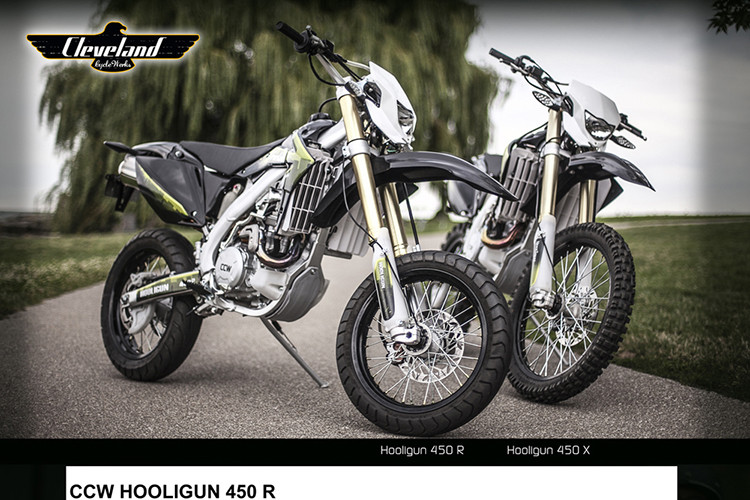 Về trang bị, CCW Hooligun 450R cũng sở hữu phuộc ngược USD phía trước kích thước lớn 47 mm, phuộc sau monoshock có Prolink. Mẫu xe này có đầy đủ đề và đạp khá tiện lợi và chỉ nặng khoảng 120 kg theo thông số hãng. Chiều cao yên 960 mm sẽ chỉ dành cho các biker có chiều cao trên 1m73 mà thôi. 