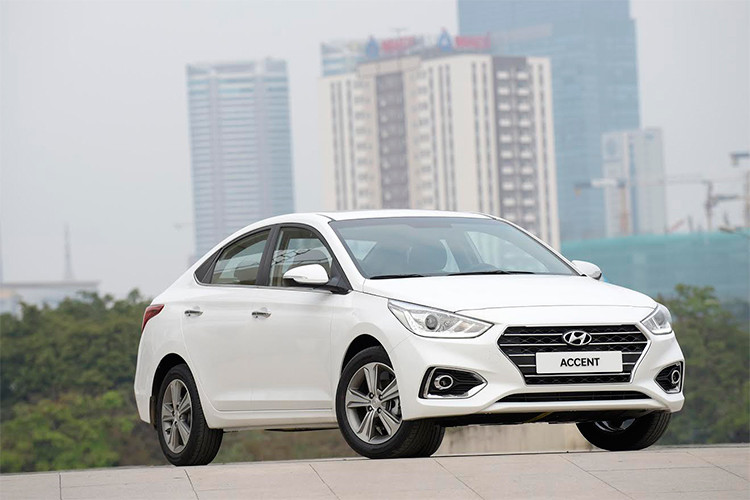 Thế hệ mới của Accent đã được Hyundai Thành Công lắp ráp CKD trong nước, và chính thức ra mắt vào chiều ngày 16/4/2018 vừa qua với 4 phiên bản trang bị động cơ 1.4L. So với thế hệ trước, xe mới vẫn giữ được cái chất đặc trưng trong thiết kế của Accent, đồng thời nâng cấp nhẹ nhàng để trông hiện đại hơn như đàn anh 'chung nhà" là Hyundai Elantra.