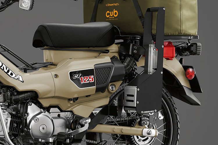 Như thế, người sở hữu những chiếc xe máy Honda CT125 sẽ tùy vào mục đích sử dụng như chạy phố, đi touring hay đi dã ngoại đều sẽ có những lựa chọn dành riêng cho chiếc xe của mình.