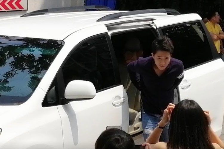 Vào năm 2012, Trấn Thành tậu về cho mình chiếc Toyota Sienna đời 2011 để phục vụ cho nhu cầu công việc và mỗi khi đi diễn. Đây là mẫu xe đáp ứng được các tiêu chí của anh đưa ra bao gồm: rỗng rãi, êm, đầm chắc, bền và đặc biệt là phải ít hỏng vặt... Toyota Sienna được xem là mẫu xe MPV nhập khẩu đắt tiền, nó thường có mức giá bán khi về Việt Nam lên đến vài tỷ đồng.