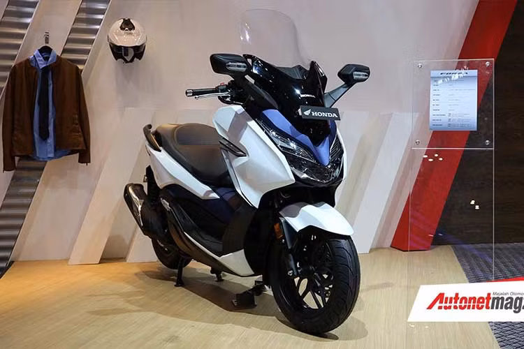 Tại triển lãm Gaikindo 2018 đang diễn ra Indonesia, thương hiệu xe máy Honda đã chính thức ra mắt mẫu xe tay ga cỡ lớn Honda Forza 250 2018 cho thị trường này. Ngay tại triển lãm, Honda tại Indonesia đồng thời cũng cho phép người dùng có nhu cầu có thể đặt mua xe ngay từ lúc này.