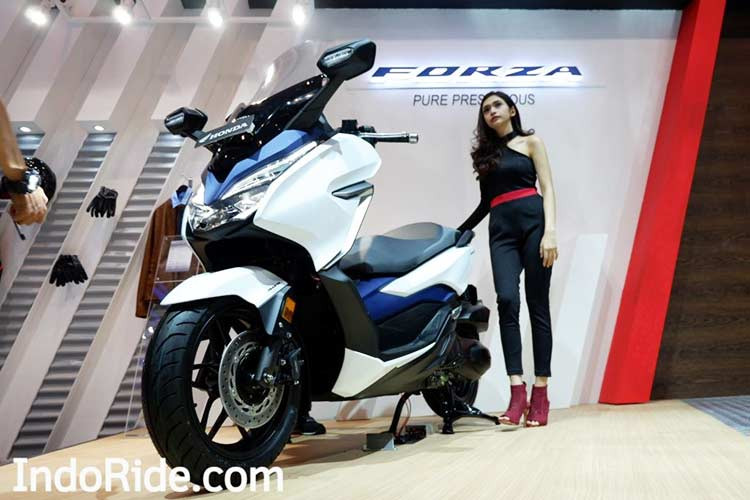 Honda Forza được bán ra tại Indonesia dưới dạng xe nhập khẩu nguyên chiếc từ Thái lan, có giá 70 triệu Rupiah (tương đương khoảng 113 triệu đồng). Trong khi đó đối thủ Yamaha XMAX 250 sản xuất tại nội địa Indonesia có giá chỉ 57,8 triệu Rupiah (tương đương 93 triệu đồng).