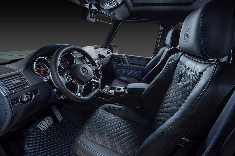 Với động cơ cực mạnh, Brabus 850 6.0 Biturbo 4×4² Final Edition có thể tăng tốc từ 0-100km/h chỉ trong 4,7 giây và đạt tốc độ tối đa giới hạn điện tử chỉ 210km/h do những chiếc lốp gai địa hình không thể chịu được vận tốc cao hơn.