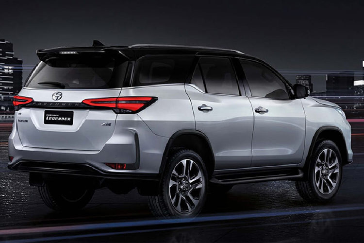 Với các lựa chọn phong phú, Toyota Fortuner Leader 2024 không chỉ phù hợp cho những khách hàng có nhu cầu mua xe gia đình mà còn là lựa chọn lý tưởng cho các khách hàng yêu thích sự mạnh mẽ và tiện nghi của dòng SUV.