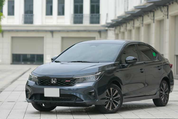  Honda City Dù có nhiều nỗ lực, nhưng dưới tác động của thị trường kinh tế Honda City cũng chỉ đạt 6.756 xe bán ra thị trường. Nhưng đây cũng là sự nổ lực đáng khen của mẫu sedan Nhật bản bởi trong phân khúc hạng B thì Honda City có mức giá cao hơn hẳn khi so với các đối thủ khác.