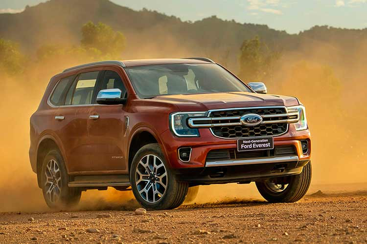 Ford Everest Dù có mức giá dao động 1.099 tỷ đồng đến 1.499 tỷ đồng nhưng Ford Everest vẫn xuất sắc khi có mặt trong top 10 doanh số quý 3/2023 với 6.673 xe bàn giao. Đáng chú ý đây cũng là mẫu xe có giá thành đắt đỏ không hề dễ chịu thế nên việc góp mặt trong danh sách những xe bán chạy cũng là một sự bất ngờ lớn và nhờ đó mà chính thức đã tạo khoảng cách khá xa vơi vua phân khúc một thời - Toyota Fortuner.