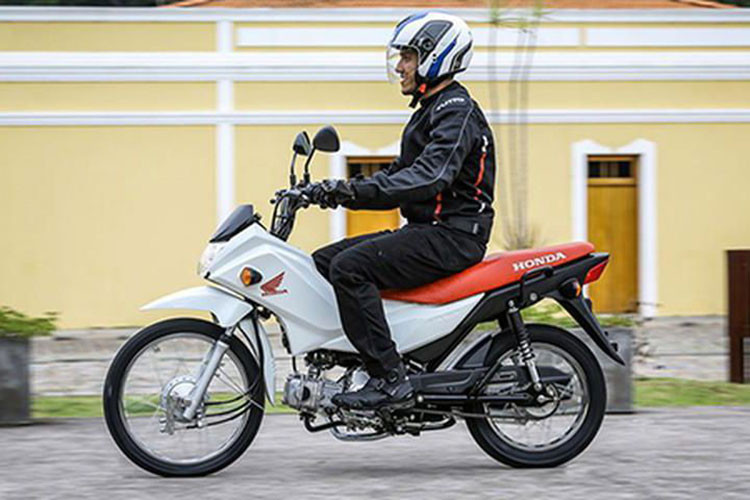 Về sức mạnh, chiếc xe "dị" này được trang bị khối động cơ 110cc phun xăng điện tử Fi, tương tự với động cơ Honda Wave RSX 110 cho công suất tối đa 7,9 mã lực ở tua máy 7.250 vòng/phút và mô-men xoắn cực đại 8,8 Nm tại 5.000 vòng tua/phút cùng hộp số 4 cấp tròn, côn tay.