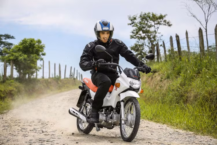 Hiện tại, giá xe Honda Pop 110i 2021 đang được phân phối tại thị trường Brazil với mức bán ra đề xuất là 7.330 Real Brazil (tương đương với khoảng 33 triệu đồng).