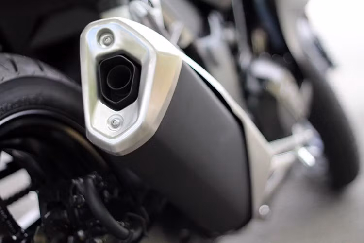 Theo nhiều người rành về việc mua bán môtô, xe máy cho biết; đây có thể là "chiêu bài" của đại lý trên nhằm quảng bá thương hiệu và sản phẩm của mình chứ chưa chắc người tiêu dùng đã mua được chiếc xe giá rẻ. Bởi nếu tinh ý, nhìn lại thị trường xe máy từ trước tới nay thì đã có nhiều doanh nghiệp xe máy nhập khẩu "chơi chiêu" này rồi.