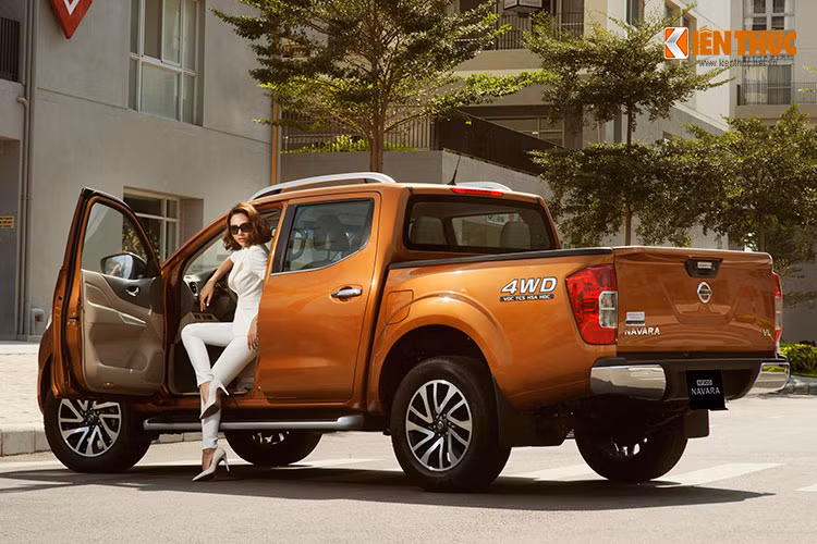 Với những tính năng mới, NP300 Navara EL phù hợp với nhiều đối tượng khách hàng có mục đích sử dụng khác nhau – không chỉ là phương tiện phục vụ công việc mà còn thuận tiện cho sử dụng hàng ngày hay di chuyển trong thành phố.