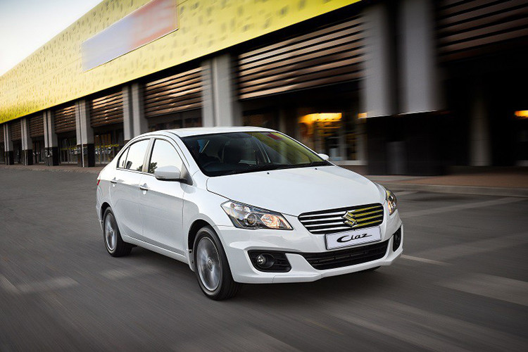 Khác với mẫu xe cùng nhà Ertiga, Suzuki Ciaz là gương mặt thân quen của bảng xếp hạng xe ít khách nhất Việt Nam. Tuy nhiên, sang tháng 10 thì doanh số của Ciaz đã tăng vọt gần 300% lên mức 74 xe. Dù vậy, vì thành tích lẹt đẹt từ đầu năm tới giờ mà tổng doanh thu của Ciaz trong năm nay mới là 127 xe.