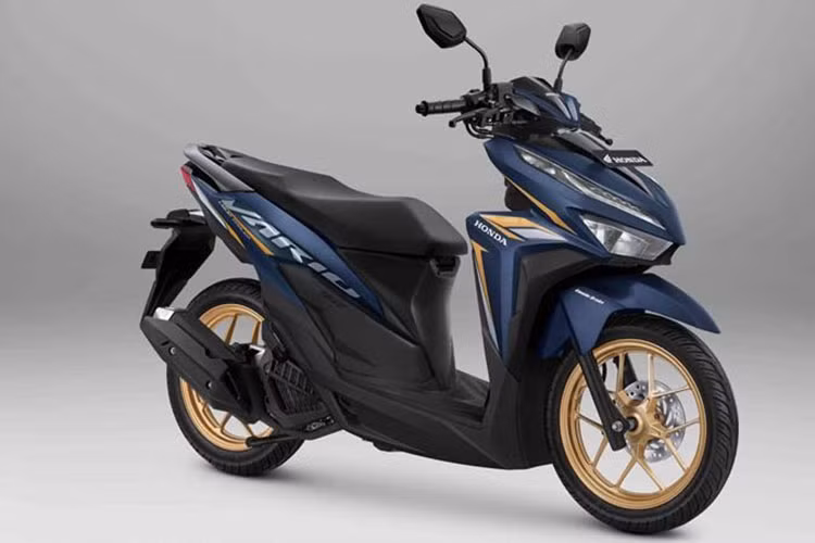 Mới đây, mẫu xe tay ga mang kiểu dáng đẹp mắt, gọn gàng đầy cuốn hút mang tên Honda Vario 125 vừa chính thức được cập nhật phiên bản mới. Theo đó, phiên bản Honda Vario 125 2021 mới được giới thiệu tại thị trường Indonesia với cập nhật màu mới thể thao và trẻ trung hơn.