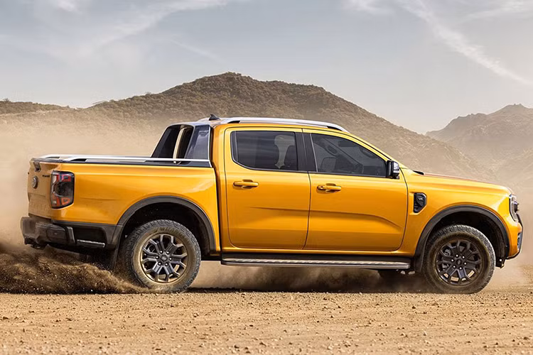 Hiện hãng Ford chưa công bố thông số vận hành của các loại động cơ kể trên. Chỉ biết rằng, các động cơ của xe sẽ đồng hành với hộp số tự động 10 cấp như trước hoặc hộp số sàn 6 cấp mới.