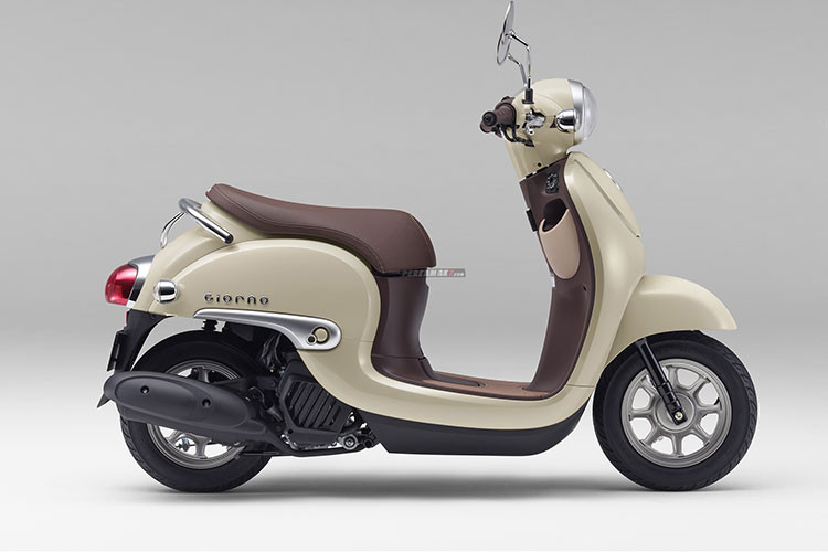 Mới đây Honda vừa chính thức trình làng phiên bản 2022 mới nhất cho mẫu xe tay ga 50cc này. Theo đó, Honda Giorno 2022 mới vẫn mang thiết kế tròn trịa đáng yêu quen thuộc từ những ngày đầu tiên xuất hiện.