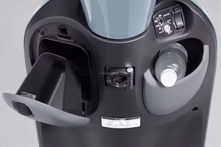 Honda Giorno 2022 sử dụng hệ thống chiếu sáng halogen truyền thống, đồng hồ của xe là loại analog kết hợp màn hình kỹ thuật số.