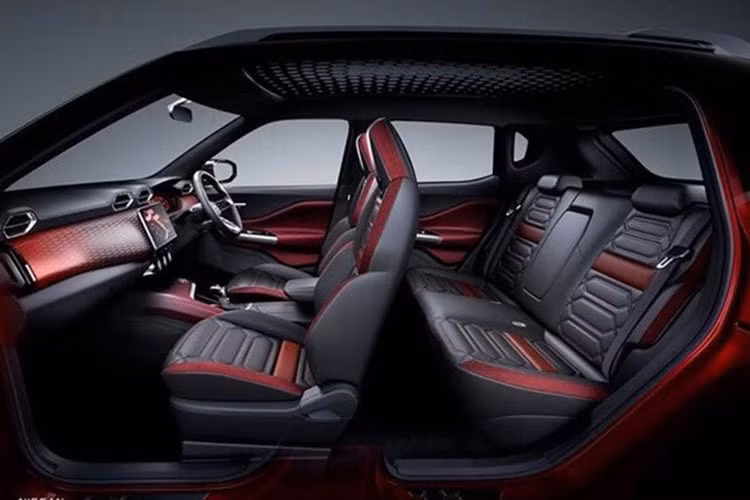 Bản Premium được bổ sung điều hòa tự động 1 vùng, riêng biến thể dùng hộp số CVT có thêm kiểm soát hành trình (Cruise control). Toàn bộ ghế ngồi được bọc nỉ hoặc da pha nỉ với họa tiết bắt mắt. Bệ tỳ tay dành cho hàng ghế trước là trang bị dành riêng cho bản Premium.