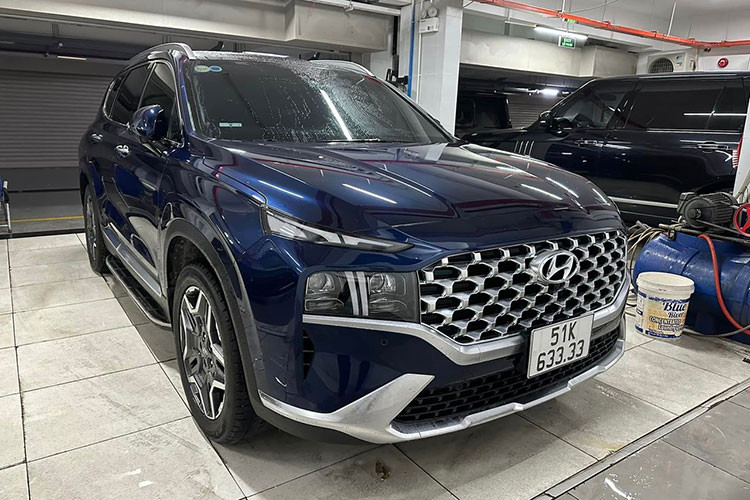 Mới đây, anh T.K ở TP.HCM sau khi mua lại chiếc Hyundai SantaFe bản xăng cao cấp đã qua sử dụng từ một người bạn, đã may mắn bốc được biển tứ quý 3 cho Hyundai SantaFe với dãy số 51K - 633.33 siêu đẹp.