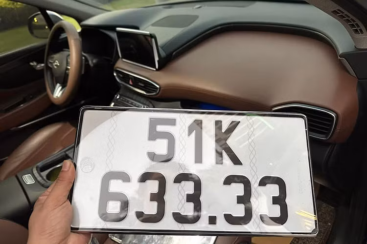 Tuy nhiên, đây vẫn chưa phải mức giá mà chủ nhân của chiếc xe Hyundai SantaFe biển "tứ quý 3" mong muốn. Nếu bán được, anh sẽ cân nhắc nâng cấp lên một chiếc xe ở phân khúc cao hơn là Hyundai Palisade.