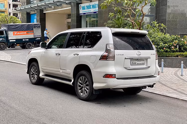 Dù có giá bán lại khá cao, nhưng Lexus GX vẫn xứng đáng là một trong những lựa chọn mua SUV 7 chỗ hạng sang “lành” tính, rất đáng giá để phục vụ cho gia đình trong tầm giá khoảng 3,5 tỷ đồng.
