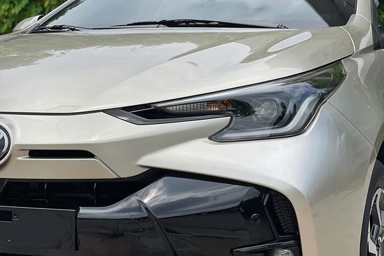 Trên thị trường xe đã qua sử dụng tại Hà Nôi, một chiếc Toyota Vios 2023 rao bán đang được nhiều người dùng quan tâm khi đang rao bán với mức giá nhỉnh 500 triệu đồng. Theo thông tin từ người bán, chiếc xe thuộc phiên bản G cao cấp nhất, có ngoại thất màu cát, với chỉ số ODO là 30.000 km. Tình trạng xe vẫn rất mới.