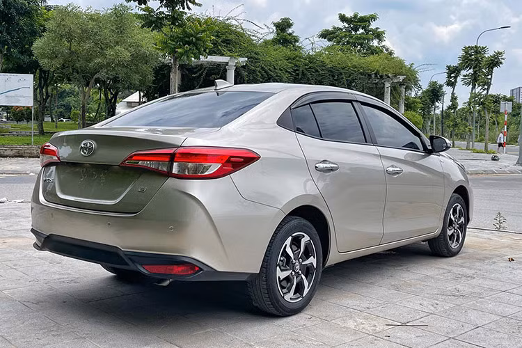 Vào tháng 5/2023, Toyota Việt Nam đã chính thức ra mắt phiên bản nâng cấp của Toyota Vios. So với phiên bản trước, Toyota Vios đời 2023 được cải tiến về thiết kế và trang bị, nhưng động cơ vẫn giữ nguyên.