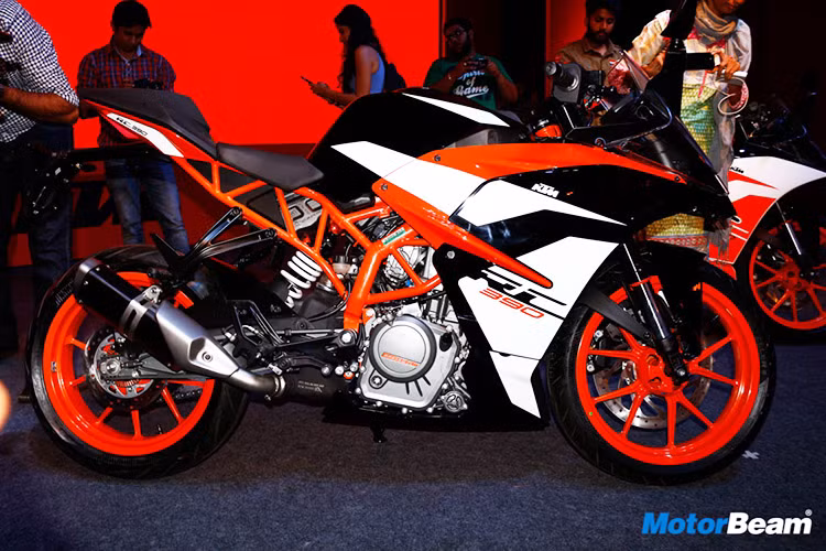 Ở phiên bản 2017, KTM RC390 được cải tiến đáng kể về mặt kỹ thuật nên trở nên hấp dẫn hơn hẳn. Đặc biệt, ngoại hình xe được thiết kế ngầu hơn.