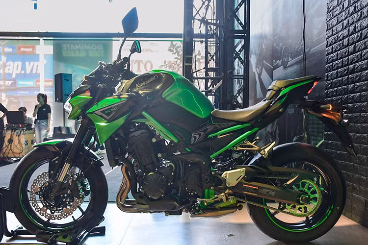 Gia xe moto Kawasaki Z900 giam gan 100 trieu dong tai Viet Nam-Hinh-3