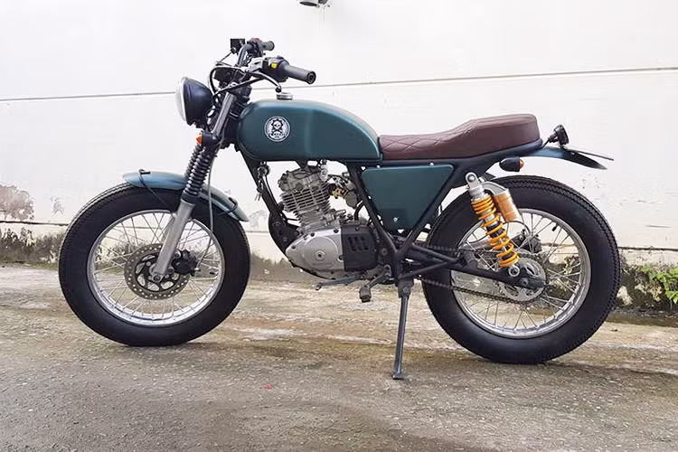 Từng được bán ở Việt Nam trong thập niên 90, xe môtô Suzuki GN125 sở hữu kiểu dáng mang hơi hướng cruiser hướng tới sự thoải mái trên đường trường. Tuy nhiên do kiểu dáng nguyên bản của xe khá "già" và hiện có giá rẻ, những chiếc GN125 ngày nay đã trở thành một "nền tảng" hợp lý cho những người đam mê độ xe tạo nên nhiều kiểu dáng khác nhau.