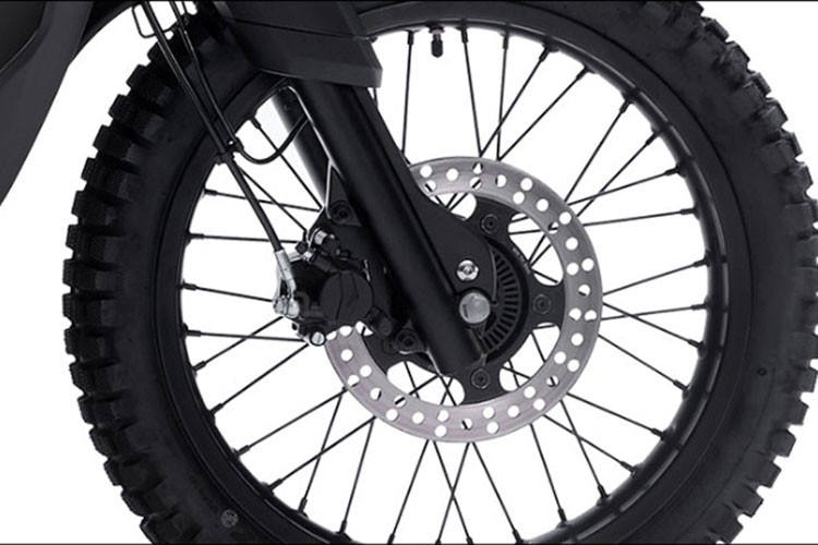 Hệ thống phanh là một điểm cộng lớn về an toàn khi vận hành, đặc biệt trong điều kiện đường trơn trượt hoặc phanh gấp. Không chỉ có ABS, Kamax Cub-X còn được trang bị Smartkey, giúp người dùng khởi động xe một cách nhanh chóng mà không cần dùng chìa khóa cơ, đồng thời tăng cường tính bảo mật, hạn chế tình trạng trộm cắp.