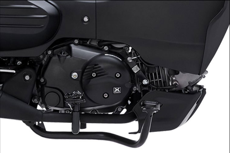 Tuy không quá mạnh mẽ, nhưng động cơ này lại bền bỉ, tiết kiệm nhiên liệu và phù hợp cho nhu cầu sử dụng hàng ngày cũng như di chuyển đường dài. Kamax Cub-X có trọng lượng 112 kg, nhẹ hơn so với nhiều mẫu xe số khác, giúp việc điều khiển trở nên dễ dàng hơn.