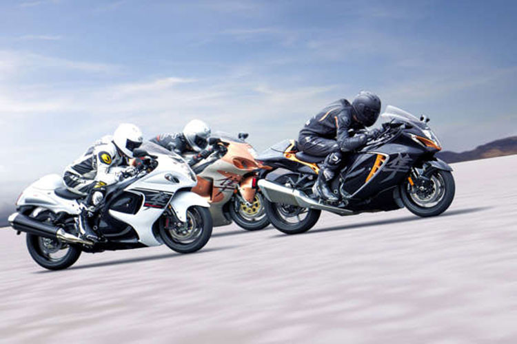 Giá xe Suzuki Hayabusa 2021 khoảng 1,088 triệu PHP (tương đương với khoảng 509 triệu đồng) và sẽ được bán chính thức tại Philippines kể từ cuối tháng 6/2021 tới đây. Theo công bố, Suzuki Hayabusa 2021 sẽ được giới thiệu tại Philippines với 3 màu Đen, Trắng, Xám.