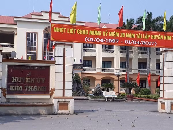 Ca nha lam quan o Hai Duong: Dieu chuyen em re Bi thu huyen