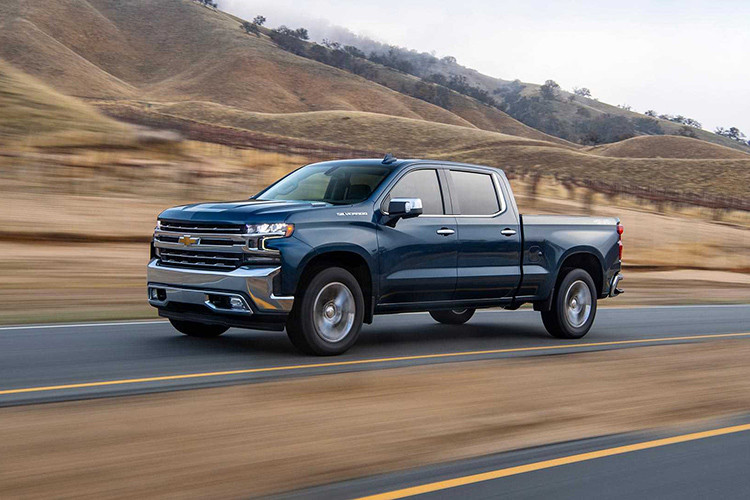 Các kỹ sư của Chevrolet phát triển một động cơ dầu hoàn toàn mới sử dụng công nghệ tiên tiến để tối ưu hóa hiệu suất và hiệu quả làm việc. Động cơ Duramax 6 xy-lanh thẳng hàng (I6) dung tích 3.0L sử dụng tăng áp đơn điều khiển cánh (VGT), tăng áp có thể boost công suất 43,4 psi, sử dụng kết hợp với hệ thống giải nhiệt không khí nạp (intercooler) làm mát bằng không khí và nước.