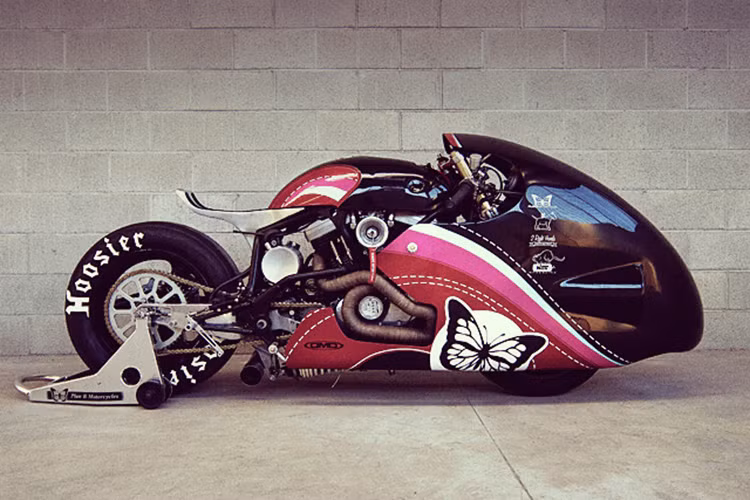 Christian người đưa ra ý tưởng về Buell M2 Cyclone thuộc dự án Plan B Motorcycles đã xây dựng một bản sao chiếc xe này. Biến nó thành chiếc xe hoàn chỉnh hơn để mang đến tranh tài ở giải Glemseck 1/8 dặm đua tại Đức năm nay.