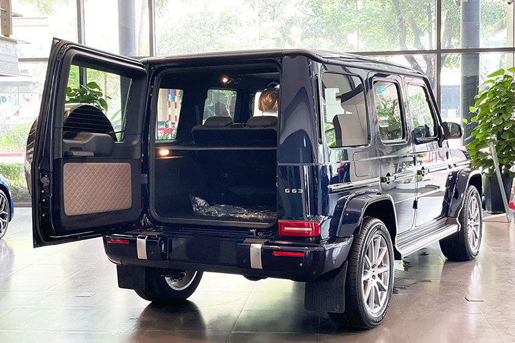 Xe được trang bị động cơ xăng V8 tăng áp kép, dung tích 4.0 lít, sản sinh công suất tối đa 577 mã lực tại 6.000 vòng/phút và mô-men xoắn cực đại 850 Nm tại dải tua 2.500 - 3.500 vòng/phút. Hộp số tự động AMG Speedshift Plus 9 cấp, giúp xe có khả năng tăng tốc từ 0-100 km/h chỉ trong 4,5 giây trước khi đạt vận tốc tối đa 220 km/h.