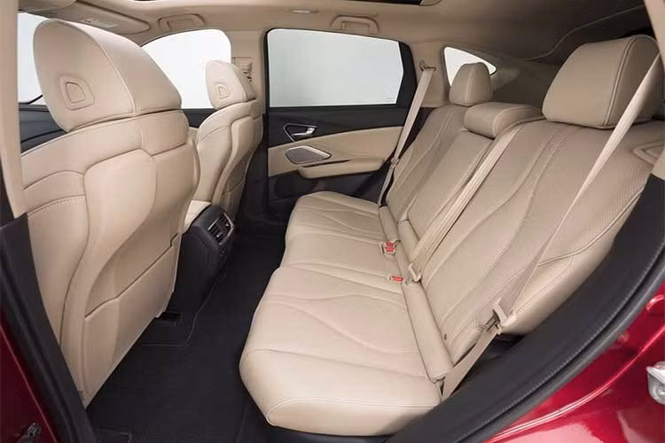 Được xây dựng trên nền tảng độc quyền cho Acura, RDX phiên bản 2019 mới này sẽ đi kèm với khối động cơ VTEC 2.0 lít mới nhất của Honda, kết hợp với hộp số tự động 10 cấp mới. Ngoài ra, nó còn thừa hưởng nhiều công nghệ cũng như tính năng an toàn cao cấp khác...