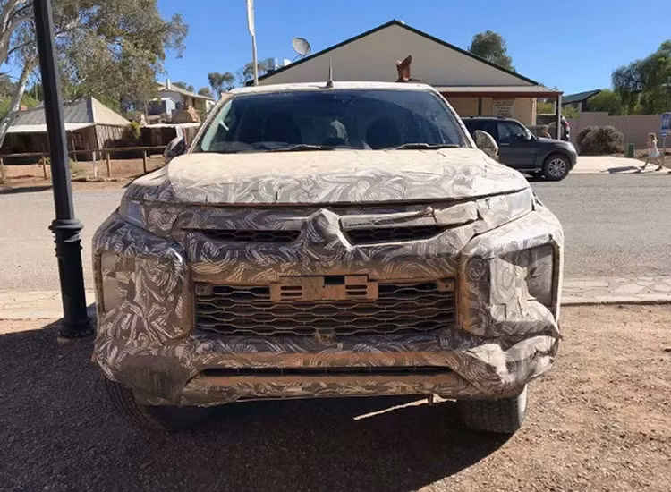 Dự đoán động cơ dầu trên Triton hiện tại cho công suất khoảng 178 mã lực và mô-men xoắn cực đại 430Nm; sử dụng hộp số tự động 5 cấp (5 MT) hoặc tự động 6 cấp (6 AT). Khả năng kéo của Triton 2019 sẽ được tăng cường khi khung gầm, động cơ và hệ dẫn động 2 cầu Super Select 4WD được tinh chỉnh.