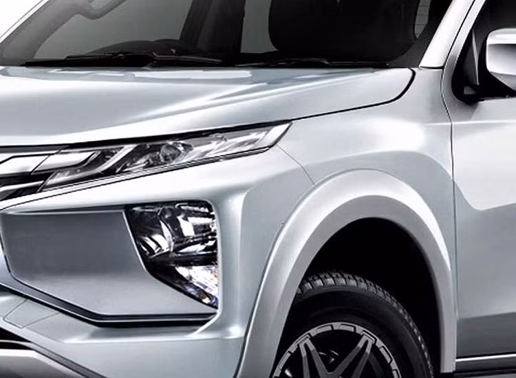 Mitsubishi Triton thế hệ mới được phát triển khung gầm tại Úc với một số thay đổi mạnh mẽ ở hệ thống treo. Chưa rõ mức công suất cụ thể của động cơ dầu tăng áp MIVEC 2.4L trên Mitsubishi Triton 2019, nhưng chắc chắn động cơ mới sẽ mạnh hơn để cải thiện hiệu suất hay nhiên liệu được đốt cháy sạch đảm bảo tính tiết kiệm và hiệu quả hơn.