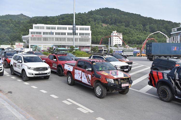 Đây là giải đua chính quy được câu lạc bộ thể thao xe ôtô bán tải địa hình PVC phối hợp cùng CLB Offroad Hà Nội và sở Văn hóa Thể thao Du lịch Quảng Ninh đứng ra tổ chức. Được biết, tổng giá trị giải thưởng cho 4 hạng mục thi đấu năm nay lên tới gần 250 triệu đồng.