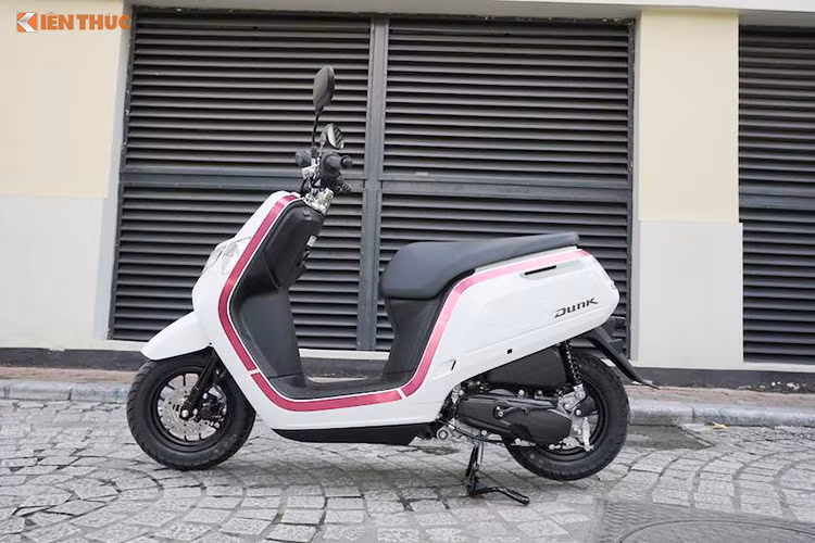 Ra đời từ năm 2014, mẫu xe tay ga 50cc này được nhà sản xuất Nhật Bản hướng tới thị trường nội địa Nhật, tới đối tượng khách hàng trẻ thường xuyên di chuyển trong đô thị với thiết kế gợi mở và được dành "đất diễn" cho những tay chơi đam mê độ xe. Mẫu xe này nhanh chóng trở nên thịnh hành và có cả một hệ thống các sản phẩm phụ kiện đầy cá tính.