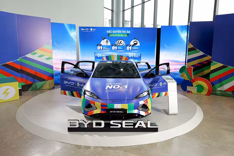 Trong đó, "Tuần lễ BYD - Technology Green Future" với điểm nhấn là sự kiện lái thử lần đầu tiên kéo dài đến 05 ngày (15/6 đến hết ngày 19/6/2024), hướng đến đa dạng khách mời trên toàn quốc, từ các cơ quan thông tấn báo chí, các trang thông tin chuyên về xe, đến chủ đầu tư, đối tác, đại lý, khách hàng tiềm năng.