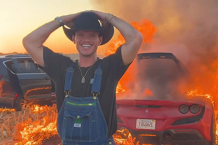 Cody Detwiler là một YouTuber nổi tiếng với tài khoản WhistlinDiesel gần 6 triệu lượt theo dõi. Kênh này thu hút khán giả bởi các video ngắn về xe độ và các màn lái xe mạo hiểm. Trong video mới nhất của mình, Detwiler ghi hình cùng một chiếc Ferrari F8 Tributo hàng hiếm.