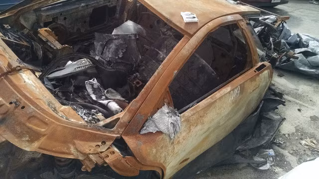 Kết hợp số 6 cấp có chức năng sang số bằng lẫy trên vô lăng, "siêu bò" có khả năng tăng tốc 0-100 km/h trong 3 giây trước khi đạt tốc độ tối đa 340 km/h. Lamborghini Murciélago LP640 Roadster lần đầu tiên được giới thiệu tại triển lãm Los Angeles Auto Show hồi năm 2006.