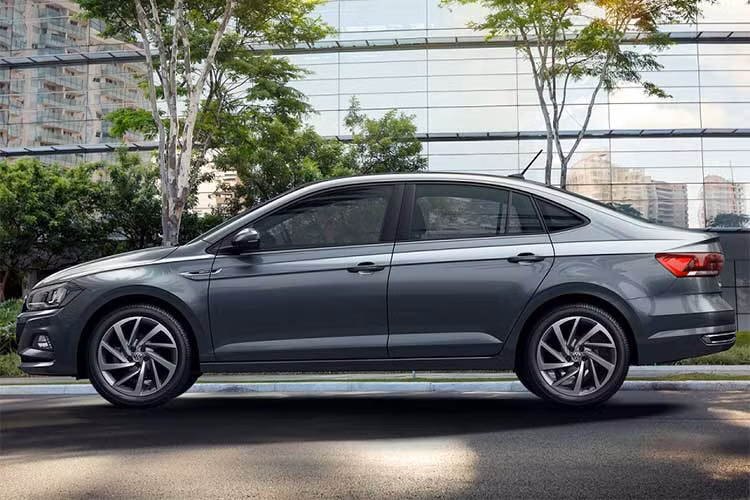 Về cơ bản, Virtus phiên bản 2018 chính là phiên bản sedan của chiếc hatchback Polo thế hệ thứ 6 được Volkswagen giới thiệu hồi đầu năm 2017. Xe được xem là sự tổng hòa kiểu dáng giữa chiếc Polo thế hệ mới và dòng sedan hạng C Volkswagen Jetta cao cấp hơn.