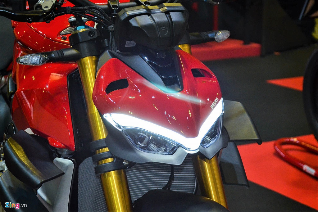 Ducati Streetfighter V4 