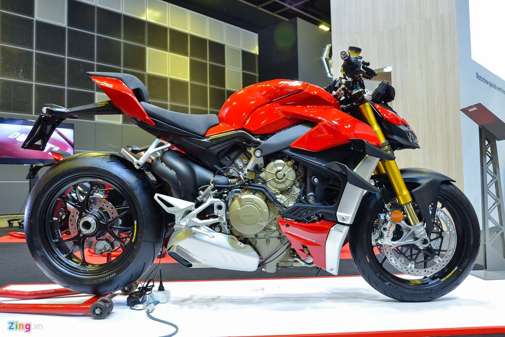 Ducati Streetfighter V4 