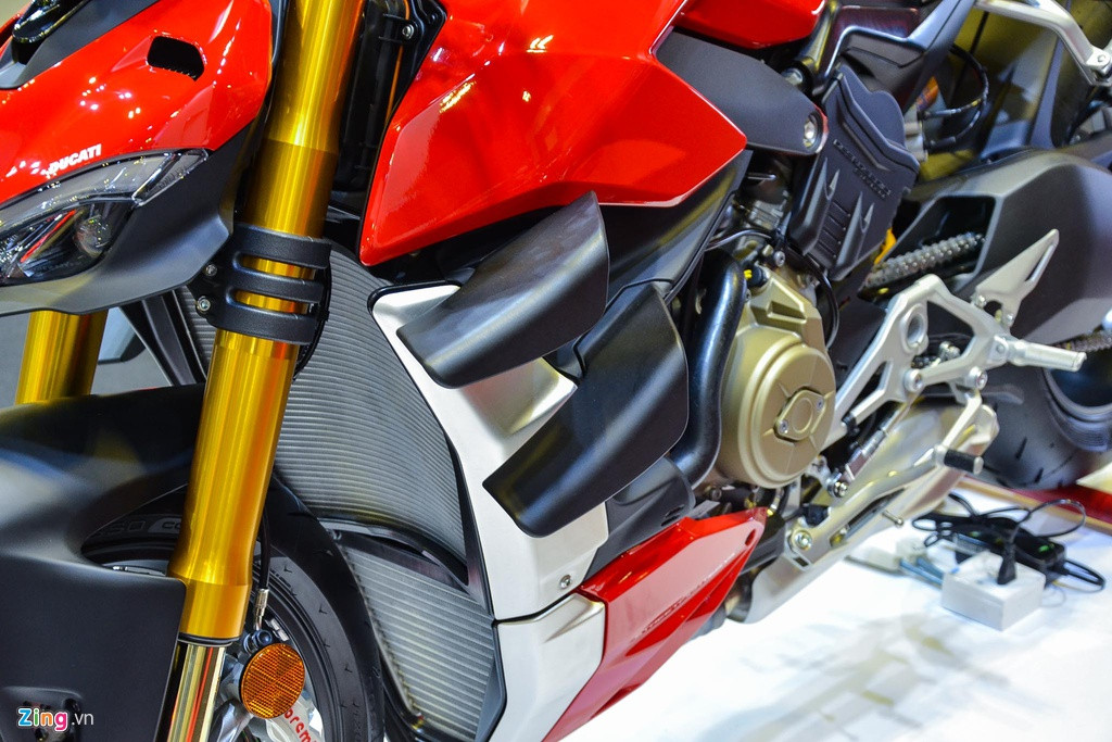 Ducati Streetfighter V4 